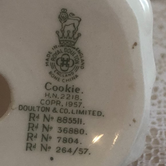 Retired Vintage Authentic Royal Doulton Figurine Cookie Girl Rolling Pin HN 2218 - Picture 7 of 7